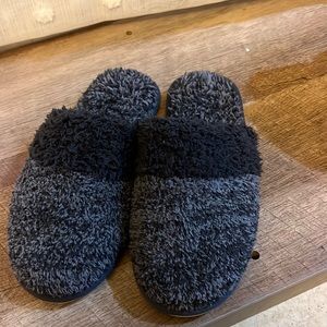 Barefoot dreams slippers
